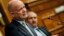 ທ່ານ William Hague ລັດຖະມົນຕີ​ການ​ຕ່າງປະ​ເທດອັງກິດ ກ່າວຕໍ່ກອງປະຊຸມ ແລະທ່ານ Nasser Judeh (ຂວາ) ລັດຖະມົນຕີ​ການ​ຕ່າງປະ​ເທດຂອງຈໍແດນ ໃນກອງປະຊຸມ ທີ່ນະຄອນຫລວງອໍາມານຂອງຈໍແດນ ບ່ອນ​ທີ່​ລັດຖະມົນຕີຂອງ 11 ປະເທດເຂົ້າຮ່ວມໃນວັນທີ 22 ພຶດສະພາ 2013. 