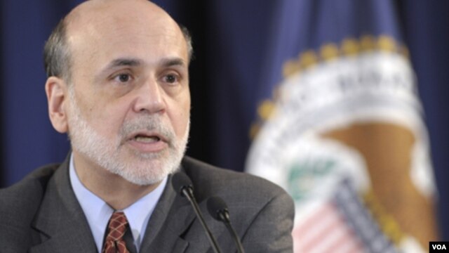 El presidente de la Reserva Federal, Ben Bernanke, ha dicho estar preparado para actuar si la tasa de desempleo sigue siendo alta.