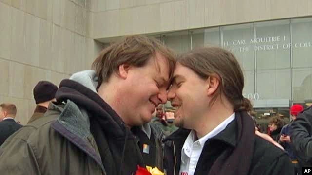Tobey Slagenweit-Coffman (left) and his partner in front of DC Court Building, 3 Mar 2010