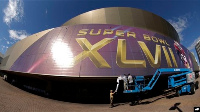  tadion Superdome, New Orleans, Louisiana, hari Minggu (2/3) akan menjadi tempat berlangsungnya Super Bowl antara Baltimore Ravens lawan San Francisco 49ers (foto, 2/2/2013). 