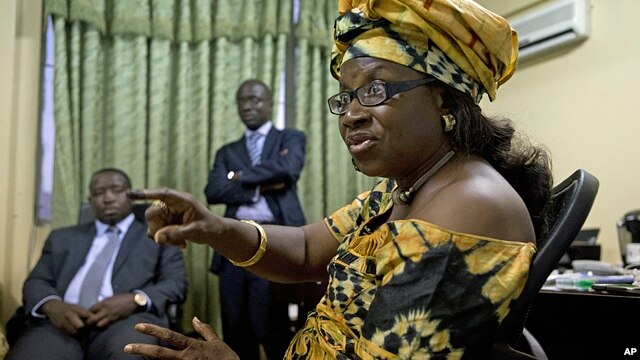 Opposition presidential candidate Julius Maada Bio of the Sierra Leone People's Party and his running mate Kadi Sesay (r) at SLPP party headquarters in Freetown, Sierra Leone, Nov. 20, 2012. 