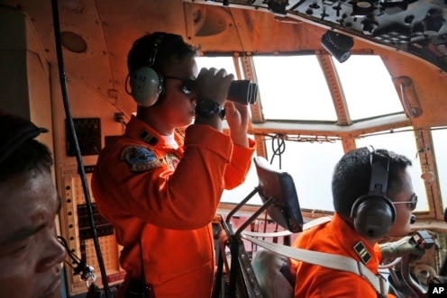 Indonesia Seeks US Help Finding Plane