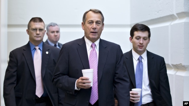 El presidente de la Cámara de Representantes, John Boehner, se dirige a la sesión en la que se aprobó la ayuda a las víctimas de Sandy.