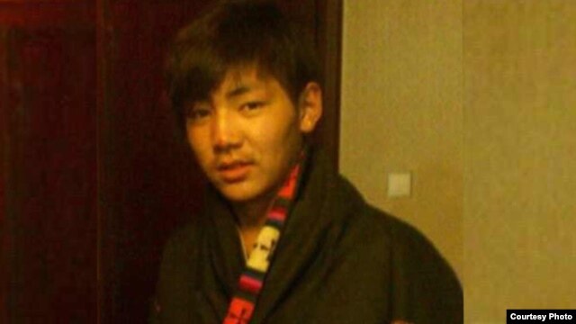རང་ལོ་༡༧་ལ་སོན་པའི་བོད་པ་ན་གཞོན་རིན་ཆེན།