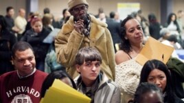 La cifra de estadounidenses que pidió por primera vez el subsidio de desempleo subió en la última semana.