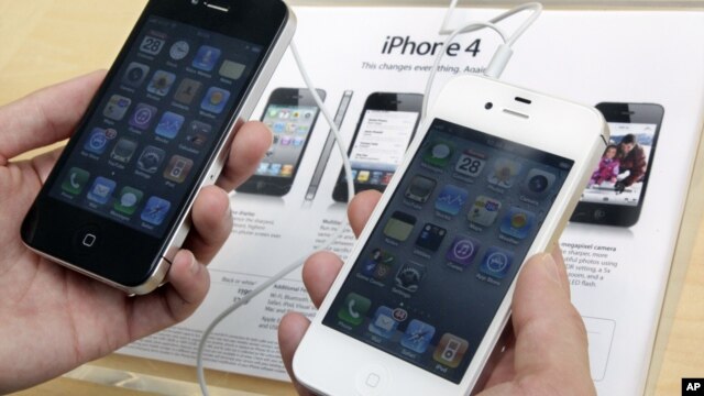 Los teléfonos móviles equivalen alrededor de mil millones de toneladas de desechos electrónicos que se producen en el mundo cada año.