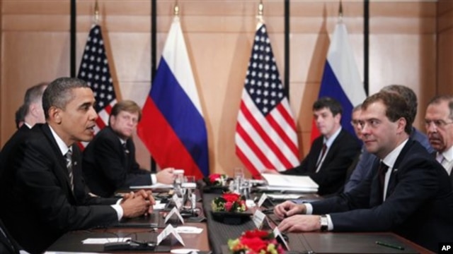 President Barack Obama meets with President Dmitry Medvedev of Russia on the sidelines of the APEC summit in Yokohama,  Japan, 14 Nov 2010