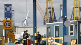 Angli: Gjenden 35 njerëz brenda një kontenieri