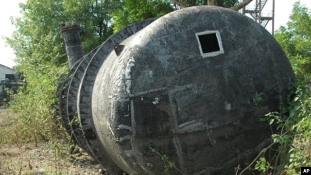 MIC storage tank 610 which overflowed, causing fatal gas leak