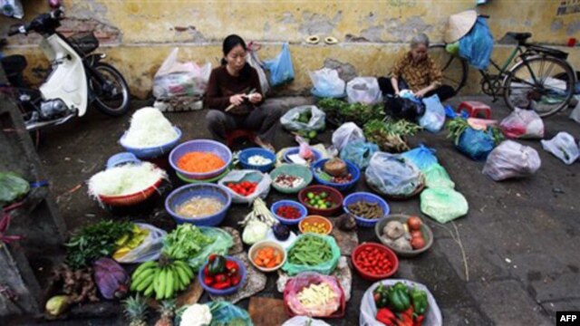 Bát phở bạc triệu khi 5 vạn gia đình đứt bữa