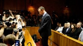 Oscar Pistorius dans le boxe des accusés, 22 février, 2013.