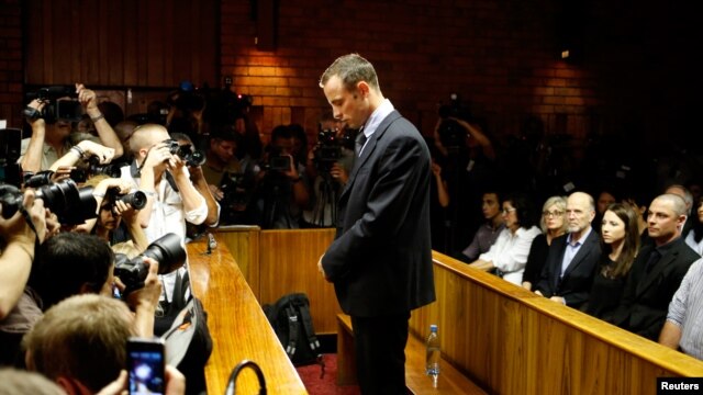 Oscar Pistorius dans le boxe des accusés, 22 février, 2013.