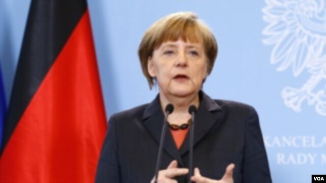 Thủ tướng Đức Angela Merkel nói EU sẽ áp đặt trừng phạt đối với Nga nếu nước này không tiến hành việc thành lập một nhóm liên lạc để thảo luận về khủng hoảng Crimea.