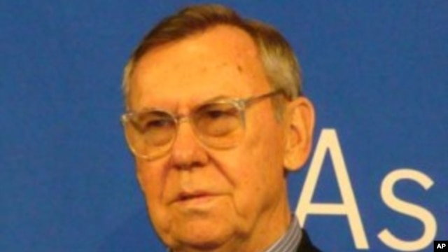 گری سیک عضو اسبق شورای امنیت ملی آمریکا در دوران ریاست جمهوری پرزیدنت فورد، جیمی کارتر و رونالد ریگان