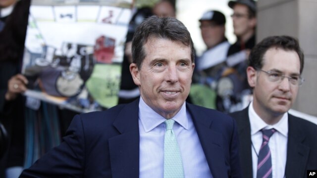 Former Barclays Chief Executive Bob Diamond leaves after giving evidence to the Treasury Select Committee at Portcullis House, central London, July 4, 2012