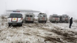 Ղազախստանի արտակարգ իրավիճակների նախարարության մեքենաները՝ ավիավթարի վայրի մոտ, 2013թ. հունվարի 29 