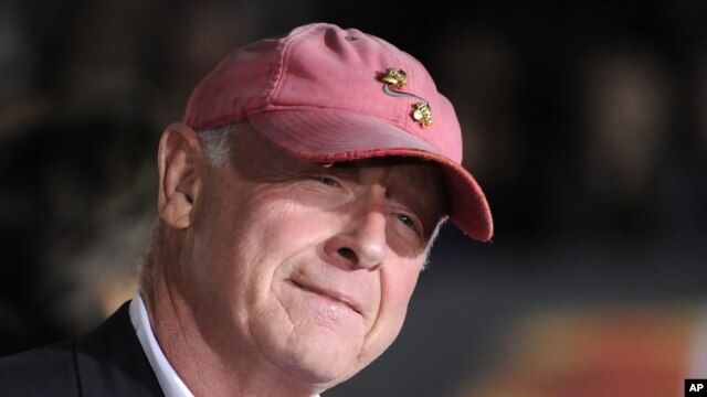 Movie director Tony Scott arrives at the premiere of "Unstoppable" in Los Angeles. (Oct 2010 file photo)