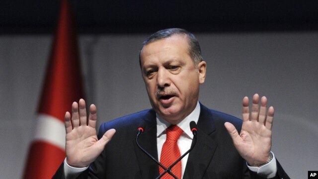 Turkey's Prime Minister Recep Tayyip Erdogan addresses a forum in Istanbul, October 13, 2012.