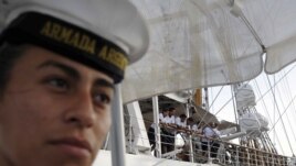 El buque-escuela argentino iba a ser trasladado a otro muelle del Puerto de Tema.