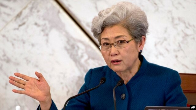 Bà Phó Oánh, phát ngôn nhân Quốc hội Trung Quốc, trong cuộc họp quốc hội tại Đại Sảnh Đường Nhân Dân ở Bắc Kinh ngày 4/3/2016.