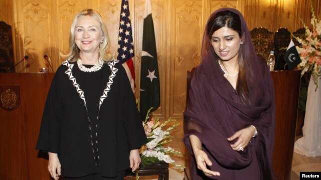 Clinton ha reiterado su pésame por el accidente aéreo que impulso el cierre de las fronteras pakistaníes el pasado noviembre.