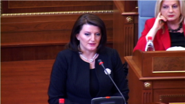 Avancimi i gruas në politikën ballkanike