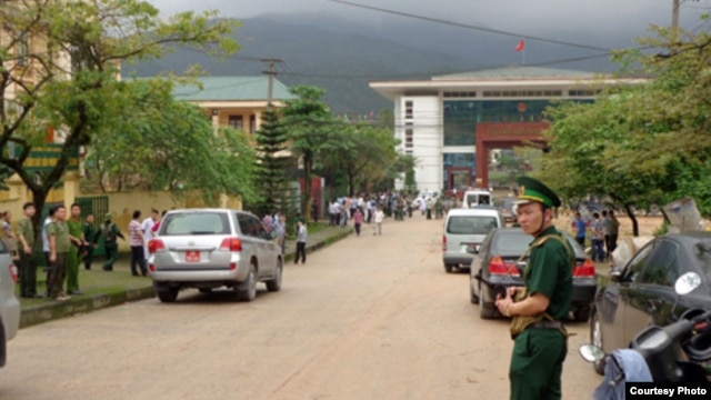 Vụ nổ súng ngày 18/4 xảy ra tại cửa khẩu Bắc Phong Sinh ở Quảng Ninh sau khi các di dân trái phép người Trung Quốc bị bộ đội biên phòng Việt Nam bắt giữ.