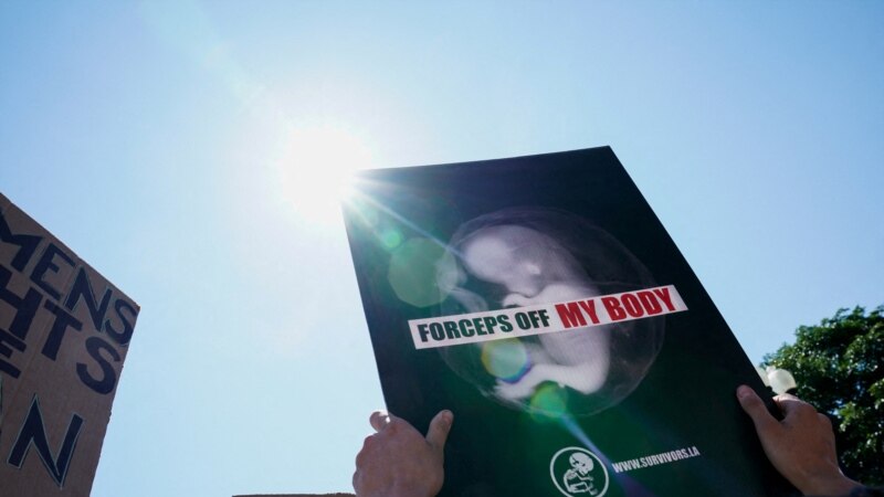 Manifestaciones e incertidumbre en EEUU tras fallo de Corte Suprema sobre el aborto