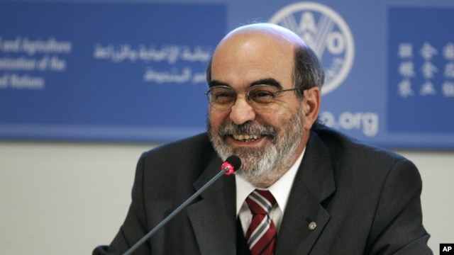 Mkurugenzi wa shirika la chakula duniani  (FAO)  Jose Graziano da Silva wakati wa kikao kwenye makao makuu ya FAO Italy.  