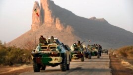Kwambar sojojin Mali kusa da Hambori, dake kan hanyar Gao a arewacin Mali, ranar Litinin 4 Fabrairu 2013.