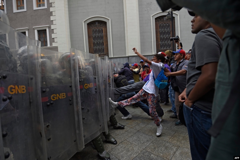 Venesuela - Karakasda etirazlar 