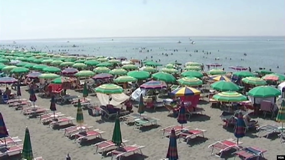 Plazhi i Velipojës, çdo ditë 100 mijë pushues