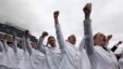 Entre los nuevos cadetes graduados hay 300 mujeres  que se formaron en la Academia Naval de Annapolis, Maryland. 
