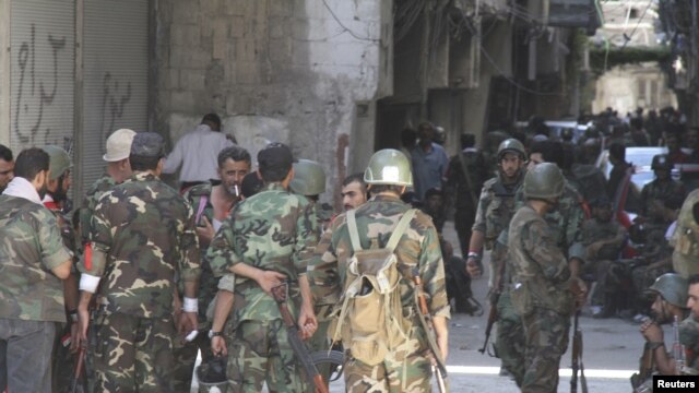 Binh sĩ Syria tại thị trấn Yalda gần Damascus, ngày 4/8/2012