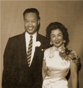 50年代末，金无怠和前中国广播公司播音员周谨予谱写了一曲冲绳之恋。