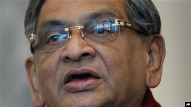 Indian Foreign Minister S.M. Krishna speaks during a press conference in Kabul, 09 Jan 2011