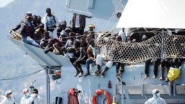 Anije tjetër me azilkërkues në Itali