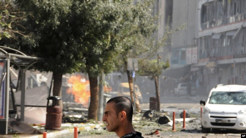 http://gdb.voanews.com/7912D420-7B8A-4A0F-8D4D-9E117BD833DB_w987_r1_s.jpg