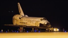 El Discovery es el tercer transbordador espacial que se sumó a la flota de cinco orbitadores que la NASA empleó para sus misiones tripuladas y carga al espacio.