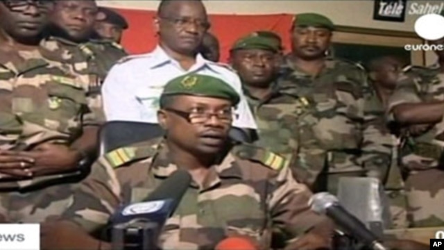 TV frame grab shows Colonel Gokoye Abdul Karimou, spokesman for the Niger millitary junta delivering a televised statement in Niamey, 19 Feb 2010