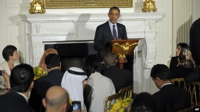 US President Barack Obama celebrates the Islamic holy month of Ramadan by hosting an iftar dinner in the State Dining Room of the White House in Washington, August 10, 2012. 