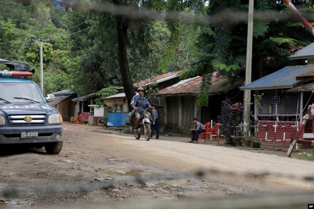 Myanmar Fires Border Police Chief Over Deadly Insurgent Attacks - Voice of America