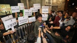 王俊龙获释后接受媒体采访（苹果日报图片）