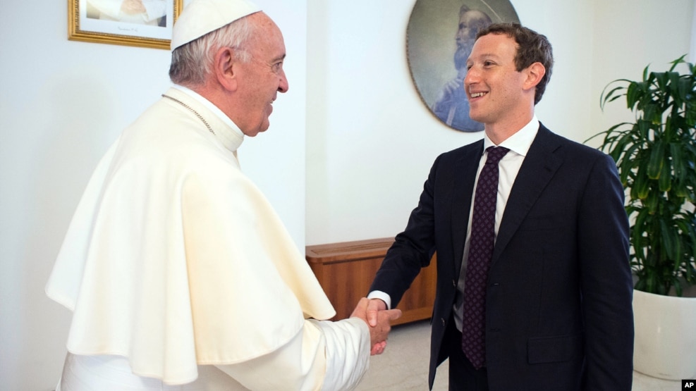 El papa Francisco y Mark Zuckerberg conversaron en la residencia de Santa Marta, donde vive el pontífice.