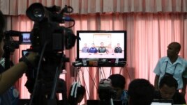 Grusht shteti në Tajlandë: Pezullohet kushtetuta