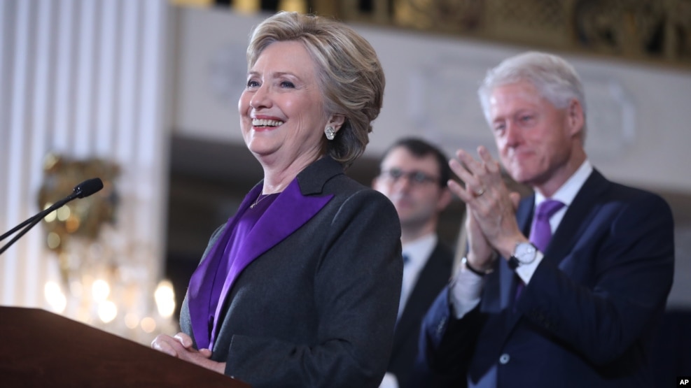 Bà Hillary Clinton trong buổi phát biểu chấp nhận thất bại sau cuộc bầu cử tổng thống Mỹ năm 2016.