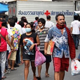 Protesters Receive Food and Hygiene Kits from Red Cross, Bangkok, 17 May 2010