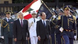 Prezida wa Libani, Michel Suleiman, na Prezida w'Ubufransa, Francois Hollande,i Beirut, muri Libani ejo ku musi w'Imana.