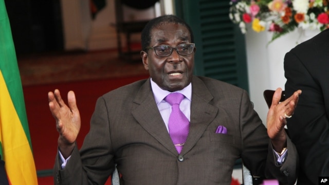 Presiden Zimbabwe Robert Mugabe ingin memastikan kehendak rakyat mengenai konstitusi, dan mengumumkan penyelenggaraan referendum konstitusi, 16 Maret mendatang  (Foto: dok). 