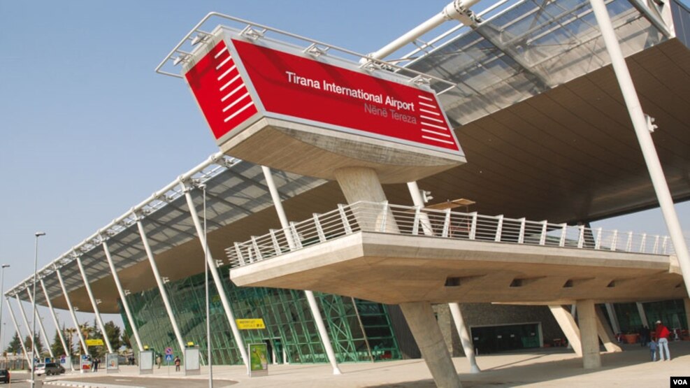 Tiranë: 30 mijë euro për ndihmë në zbardhjen e vjedhjes së aeroportit